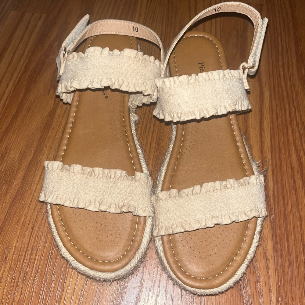 Pierre Dumas Platform Shoe W10